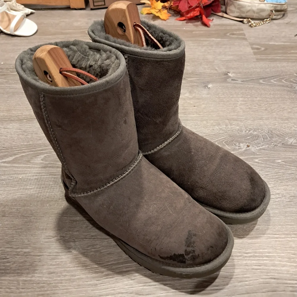 UGG Gray Sheepskin Suede Women's Boots - Picture 2 of 10